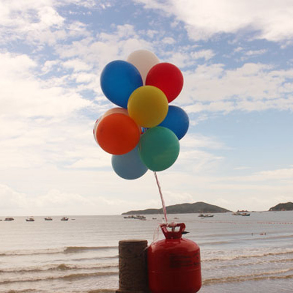 福州公司旅游-海边充氦气球